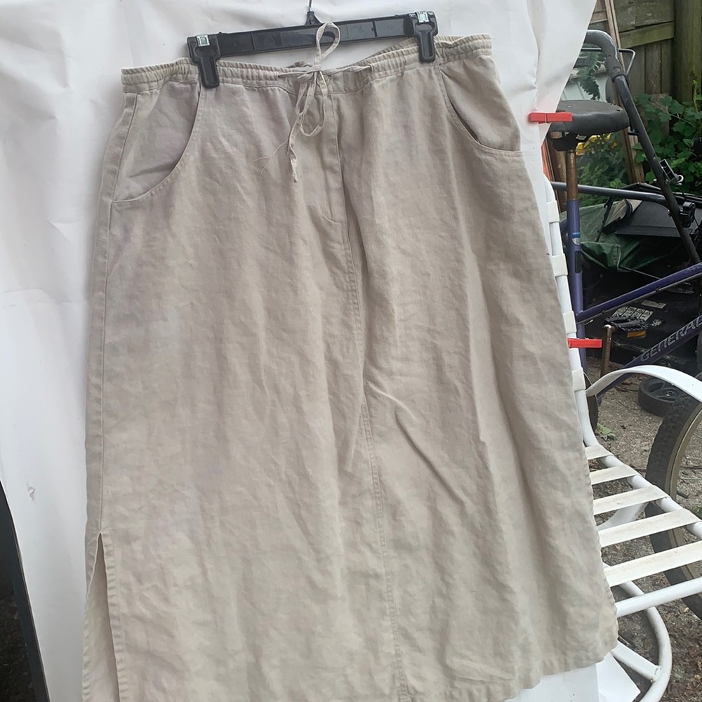 Urban works skirt